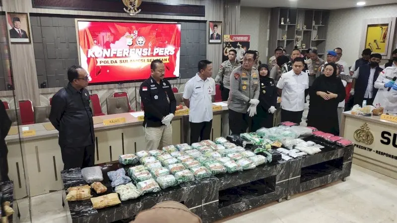 south-sulawesi-police-destroy-confiscated-narcotics-from-international-networks
