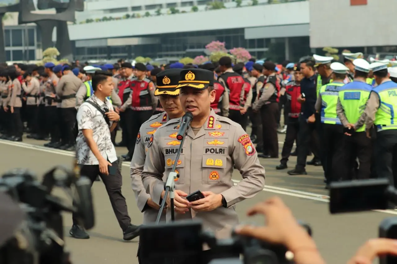 metro-jaya-police-urge-students-not-to-protest-at-bundaran-hi-roundabout