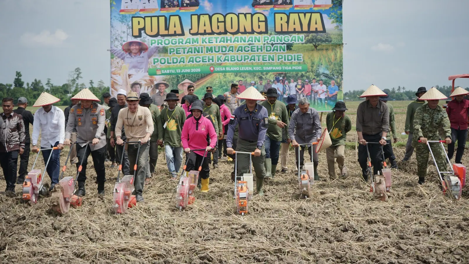 aceh-police-launch-corn-farming-with-young-farmers