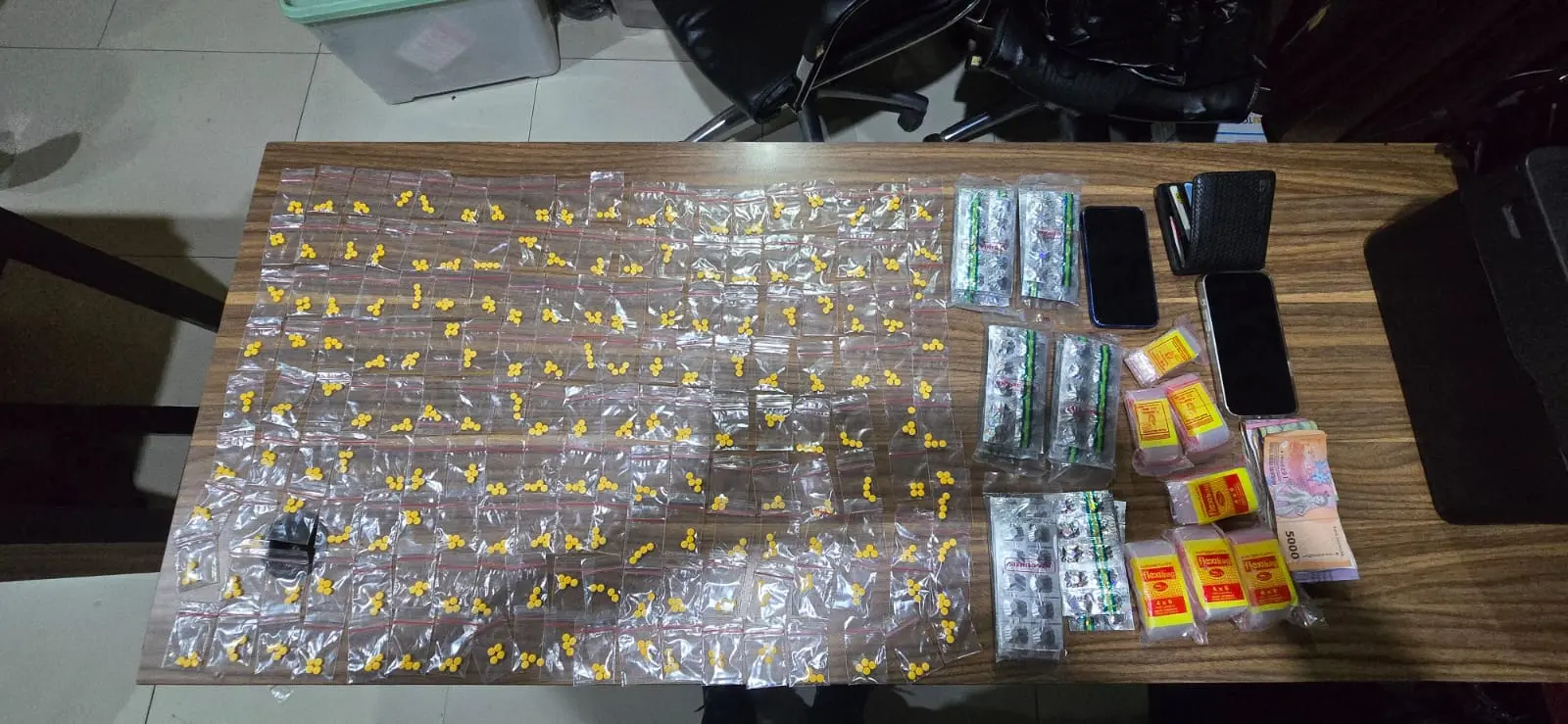 1232-prescription-drugs-smuggling-busted-by-police-in-cibarusah