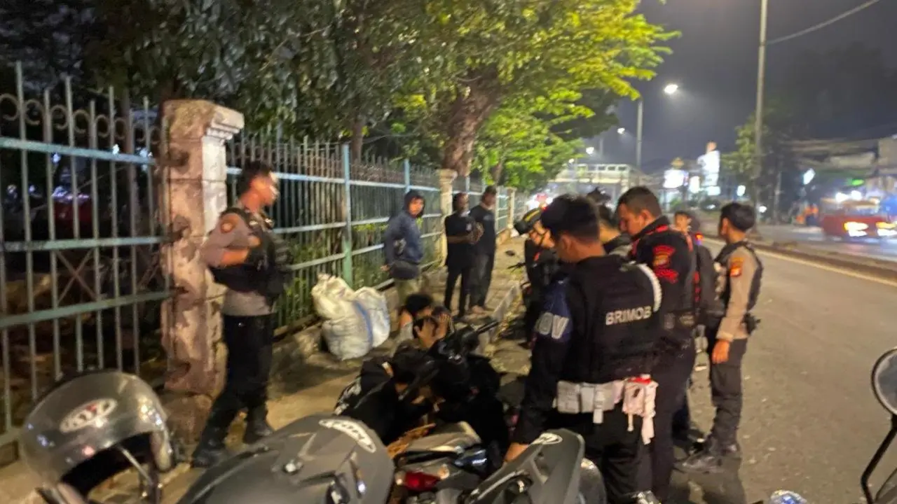 metro-jaya-polices-brimob-disbands-youth-brawl-and-arrests-four-in-kramat-jati