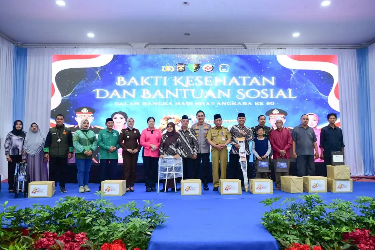 jambi-police-provide-free-medical-aid-and-stunting-support-for-bhayangkara-day