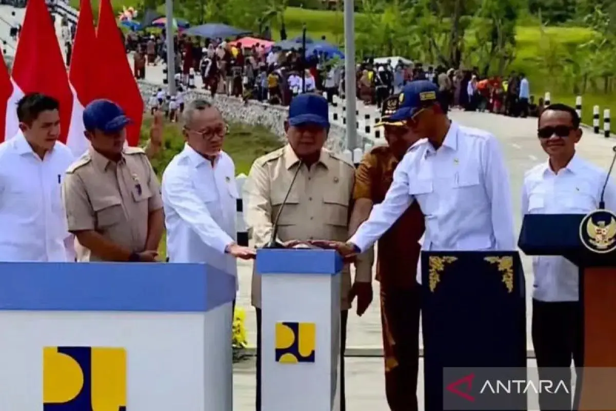 prabowo-inaugurates-1151-km-of-roads-across-indonesia