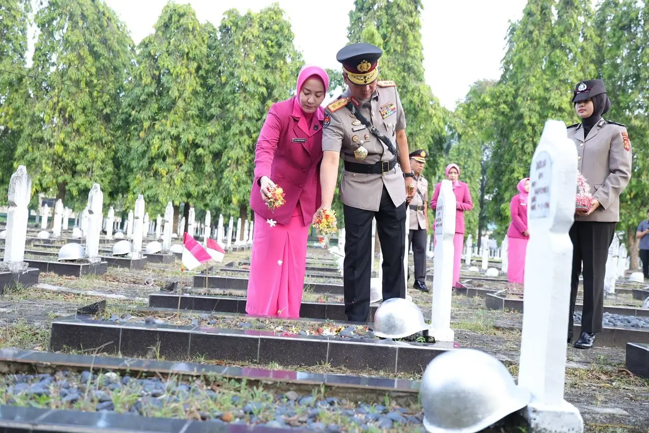 south-sumatra-police-honor-heroes-ahead-of-bhayangkara-day