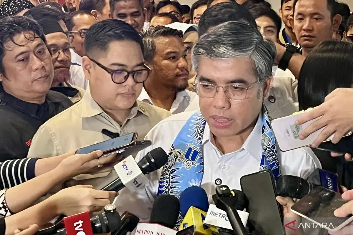 govt-continue-to-monitor-the-potential-of-layoffs-and-intensify-effort-in-preventing-it