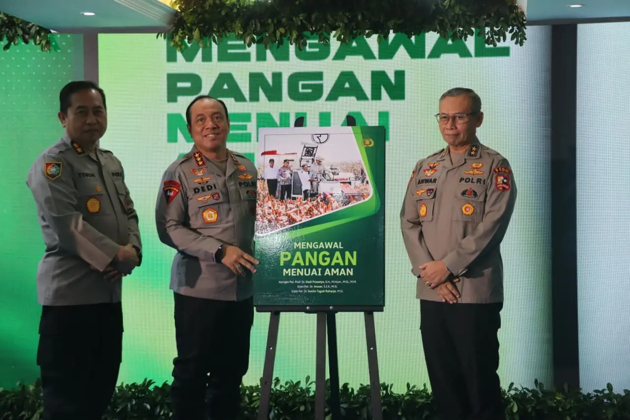 inp-deputy-chief-launches-42nd-book-linking-food-security-with-national-stability