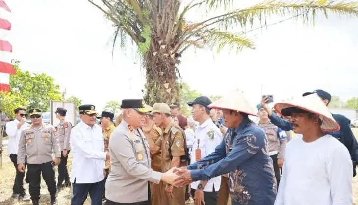 police-held-dialogue-with-farmers-in-tanah-laut-in-supporting-national-food-security