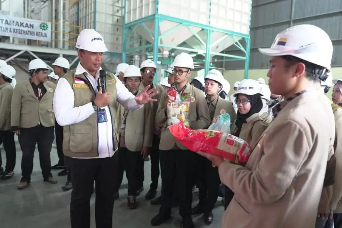bulog-open-warehouse-access-to-public-for-education-in-rice-reserve-management