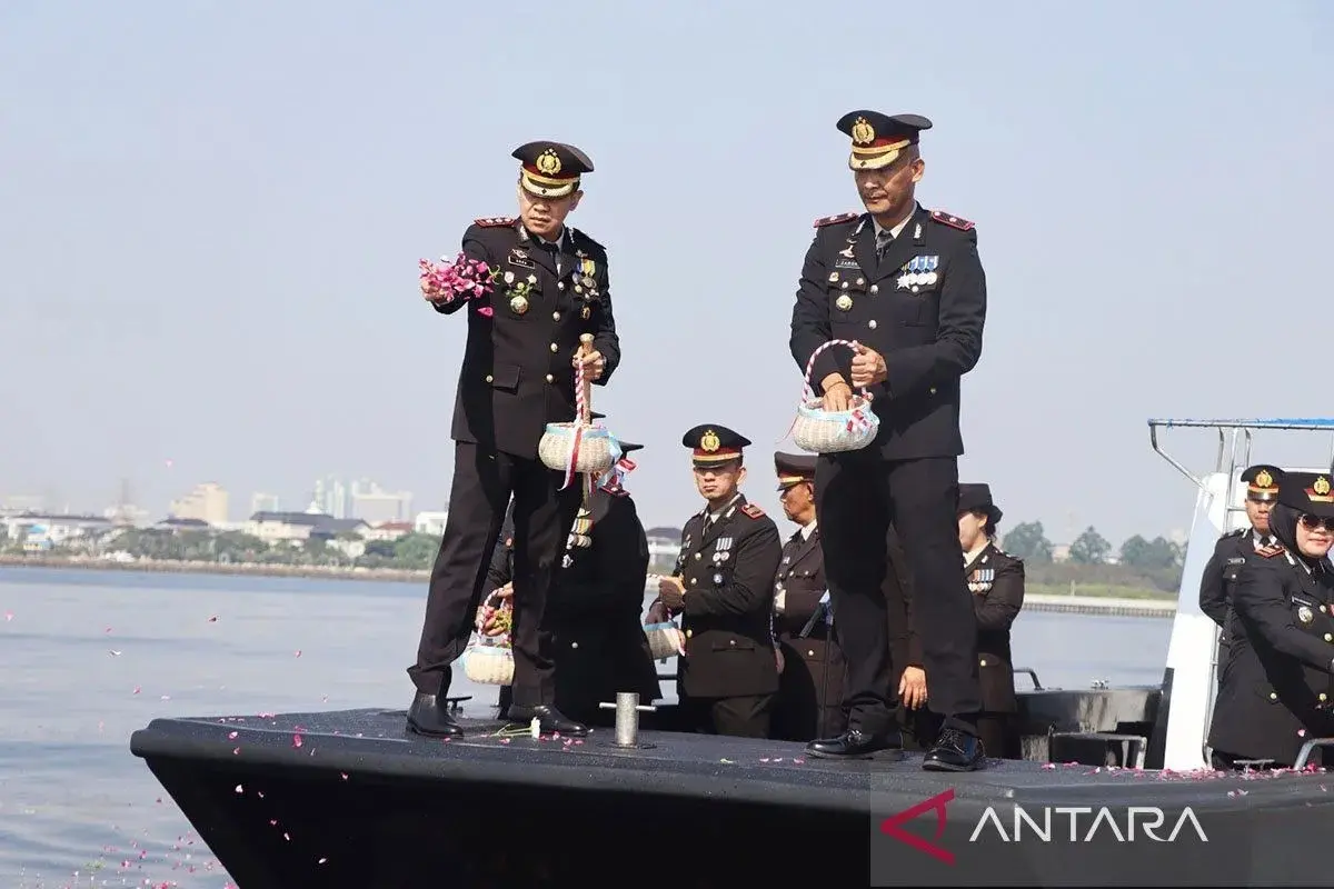 kepulauan-seribu-police-hold-flower-strewing-ceremony-on-80th-bhayangkara-day