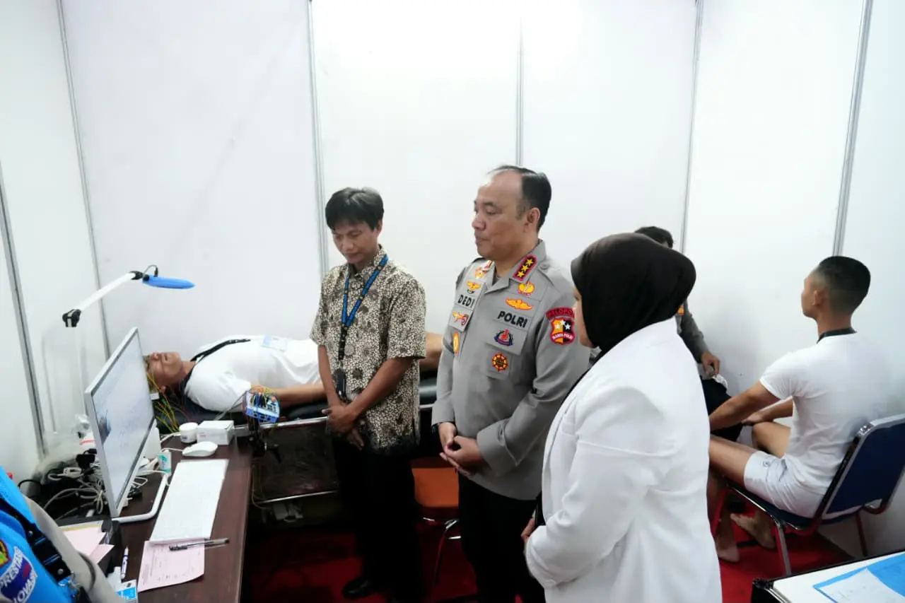 inp-deputy-chief-oversees-police-academy-cadet-selection-using-advanced-medical-technology