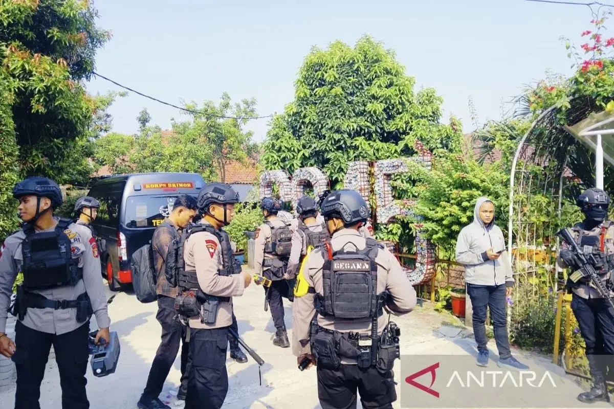 metro-jaya-police-calms-public-after-elementary-school-bomb-threat-in-jakarta