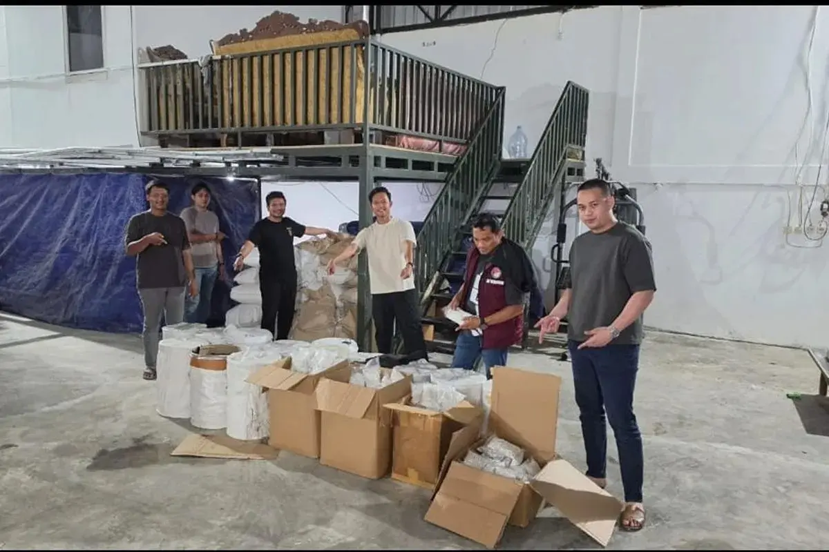 west-jakarta-police-bust-clandestine-carisoprodol-drug-laboratory-in-semarang
