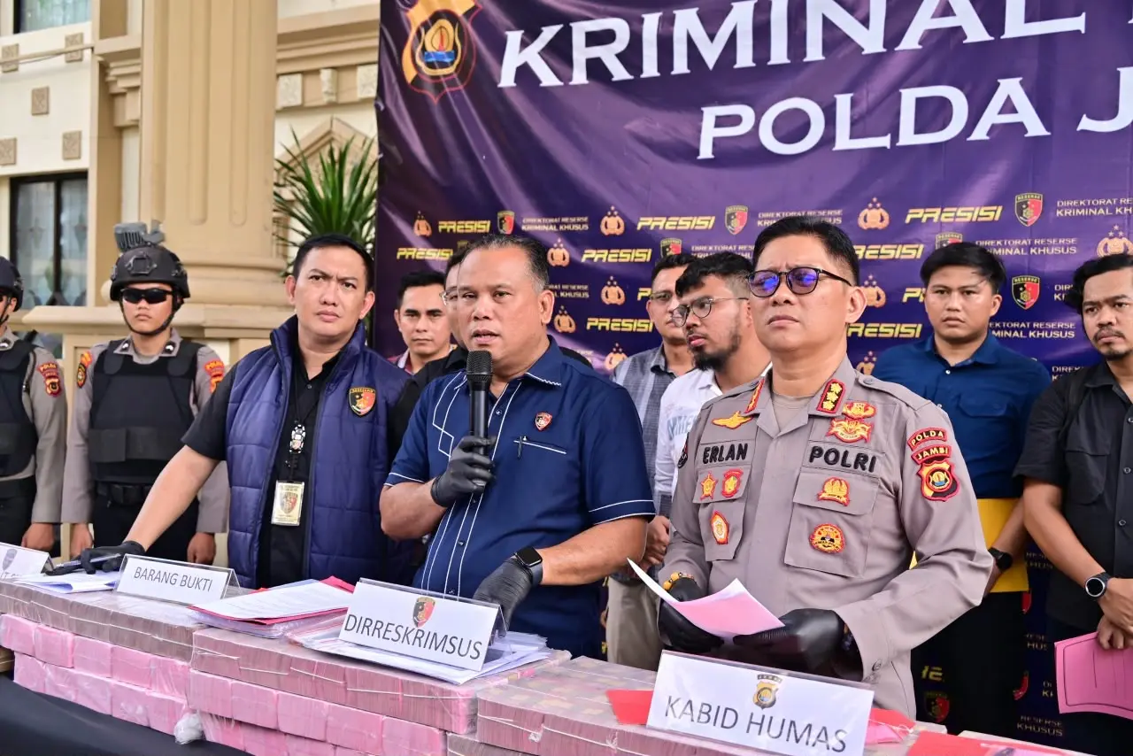 three-cyber-criminals-arrested-after-breaching-bank-jambi-for-idr-14482-billion