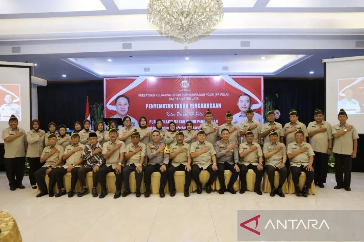 metro-jaya-police-honors-25-police-retirees-for-dedication-and-service