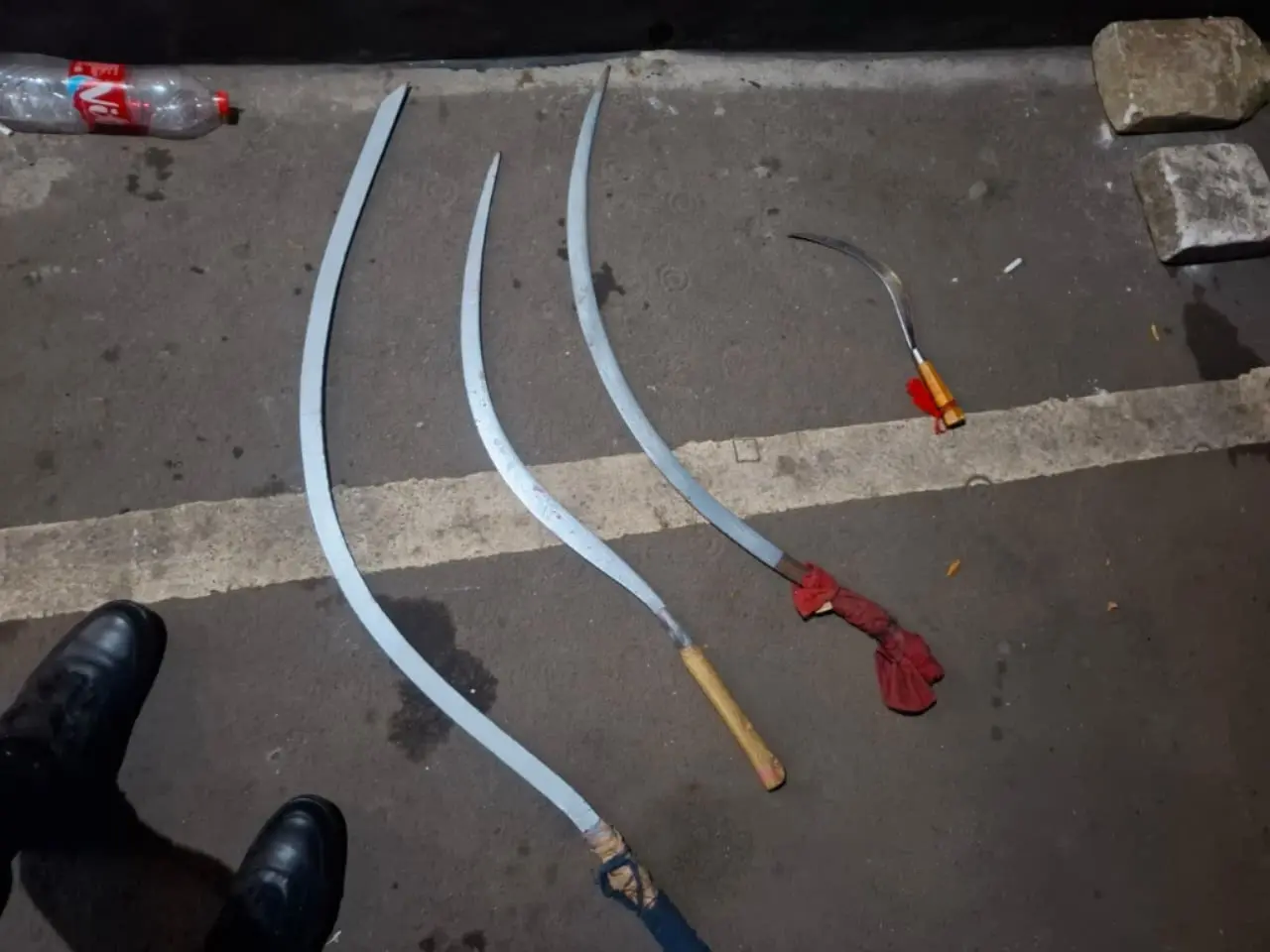 four-weapons-seized-from-six-juveniles-following-police-intervention-on-brawls-in-jakarta