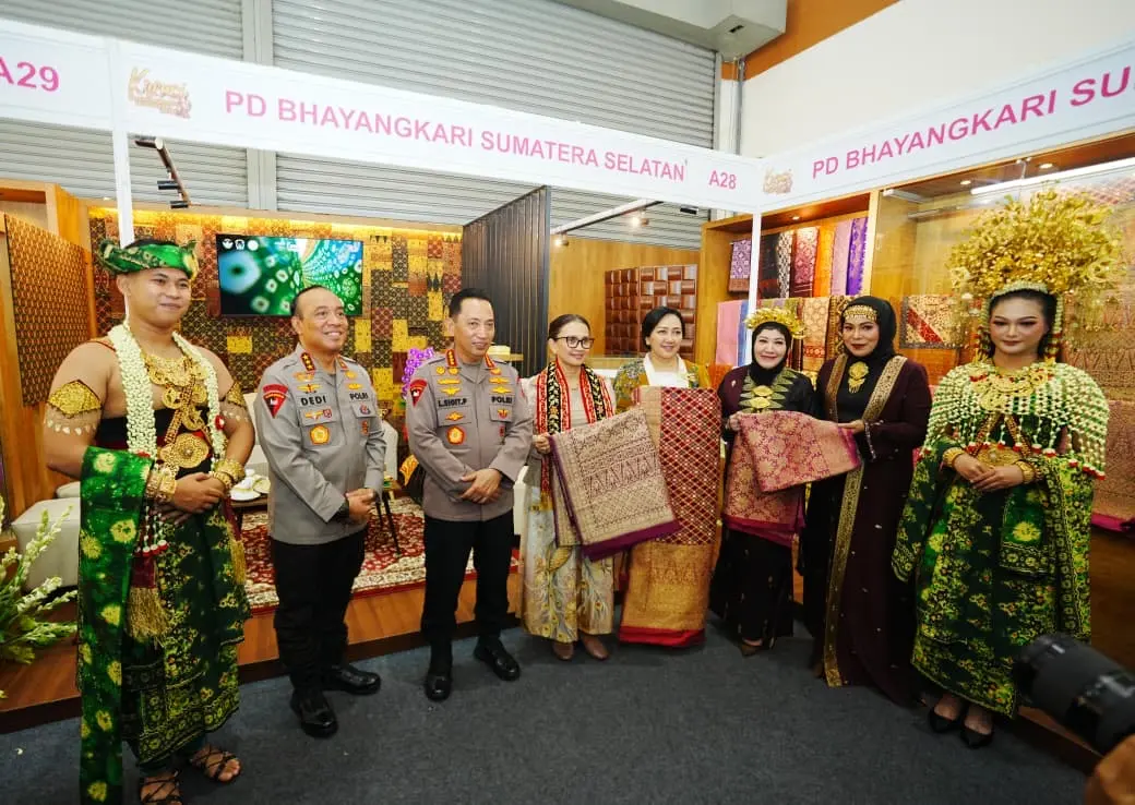 south-sumatra-regional-police-supports-bhayangkari-nusantara-creative-bazaar