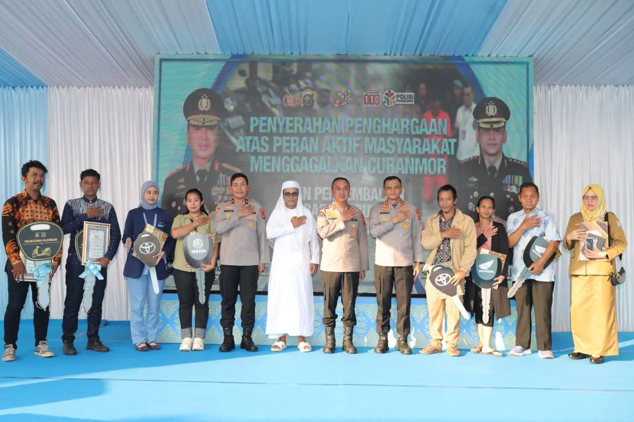 south-sumatra-police-hand-over-stolen-evidence-to-victims-at-palembang-ceremony