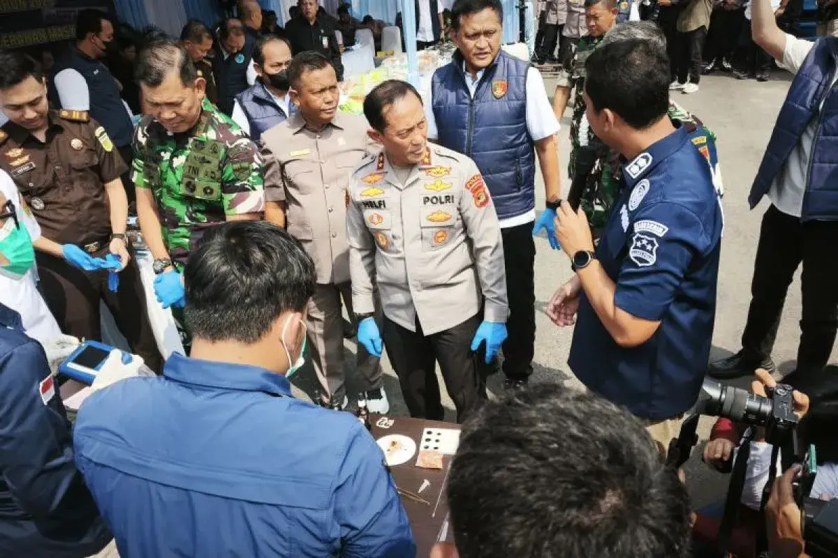 lampung-regional-police-destroys-drugs-evidence-worth-of-idr-2649-billion