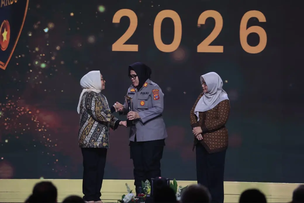 assistant-senior-inspector-siti-elminawati-wins-2026-hoegeng-award-for-protecting-women-and-children