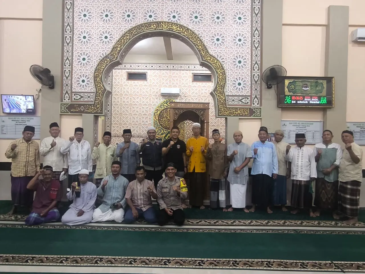 south-sumatra-police-use-subuh-keliling-strategy-to-boost-community-security-in-muara-enim