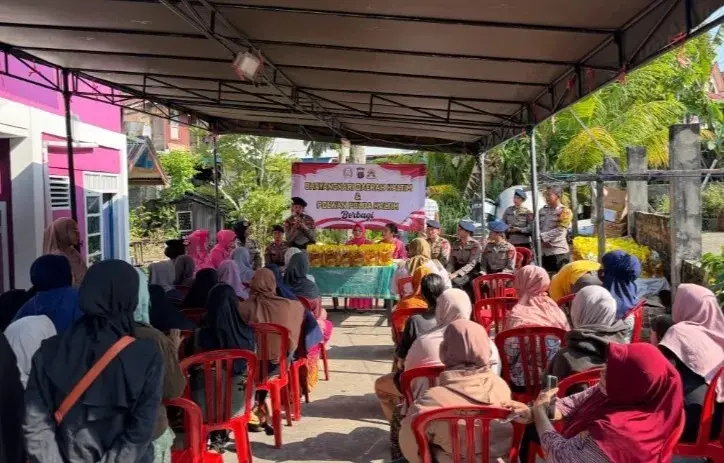 east-kalimantan-female-police-and-bhayangkari-distribute-social-aid-packages-in-balikpapan