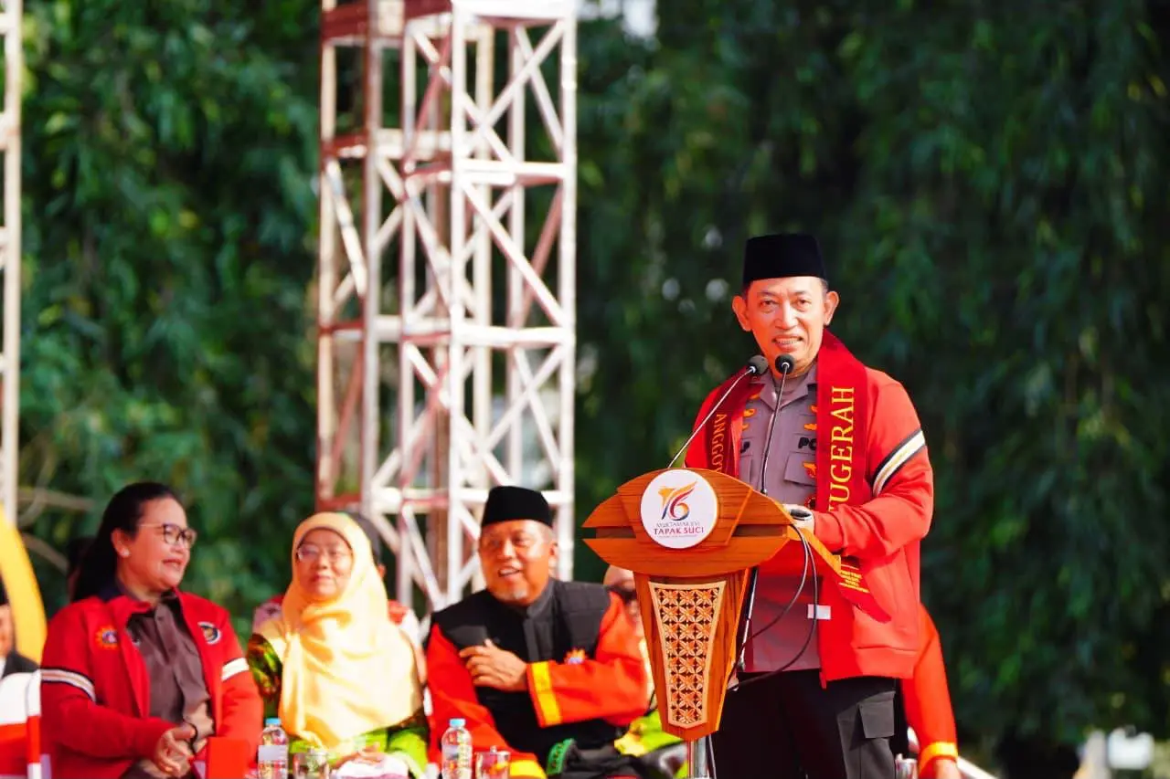 inp-chief-named-honorary-member-at-tapak-suci-congress