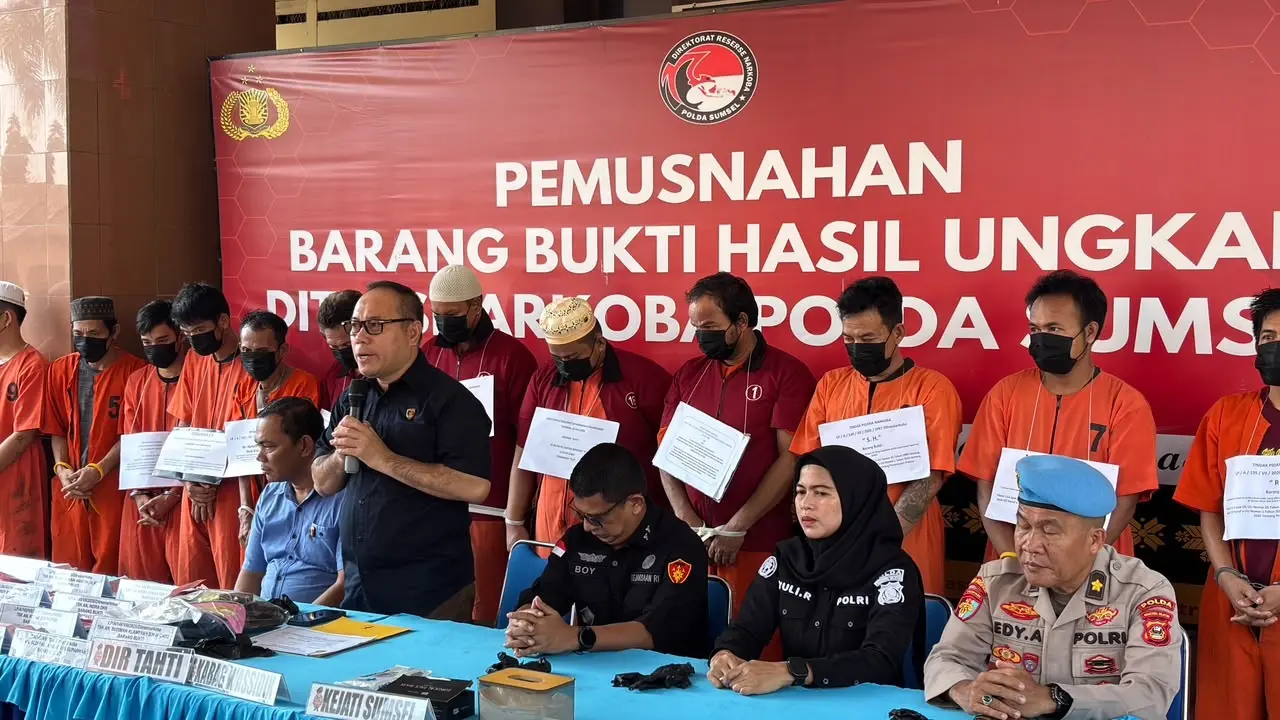 2670-grams-of-meth-and-200-ecstasy-pills-destroyed-by-police-in-war-against-drugs-in-south-sumatra