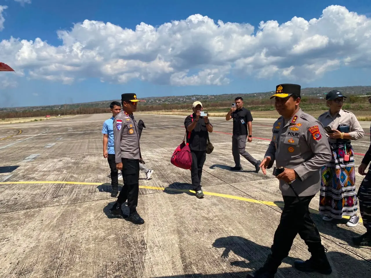 inp-deploys-hq-reinforcements-to-labuan-bajo-as-east-nusa-tenggara-police-chief-inspects-sikka