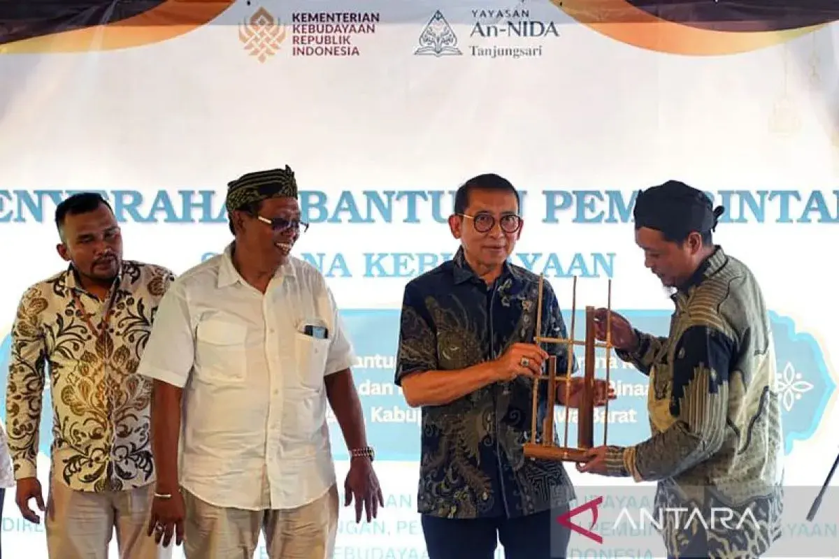 47-musical-instruments-handed-over-to-groups-under-annida-tanjungsari-to-support-arts-and-religious-activities