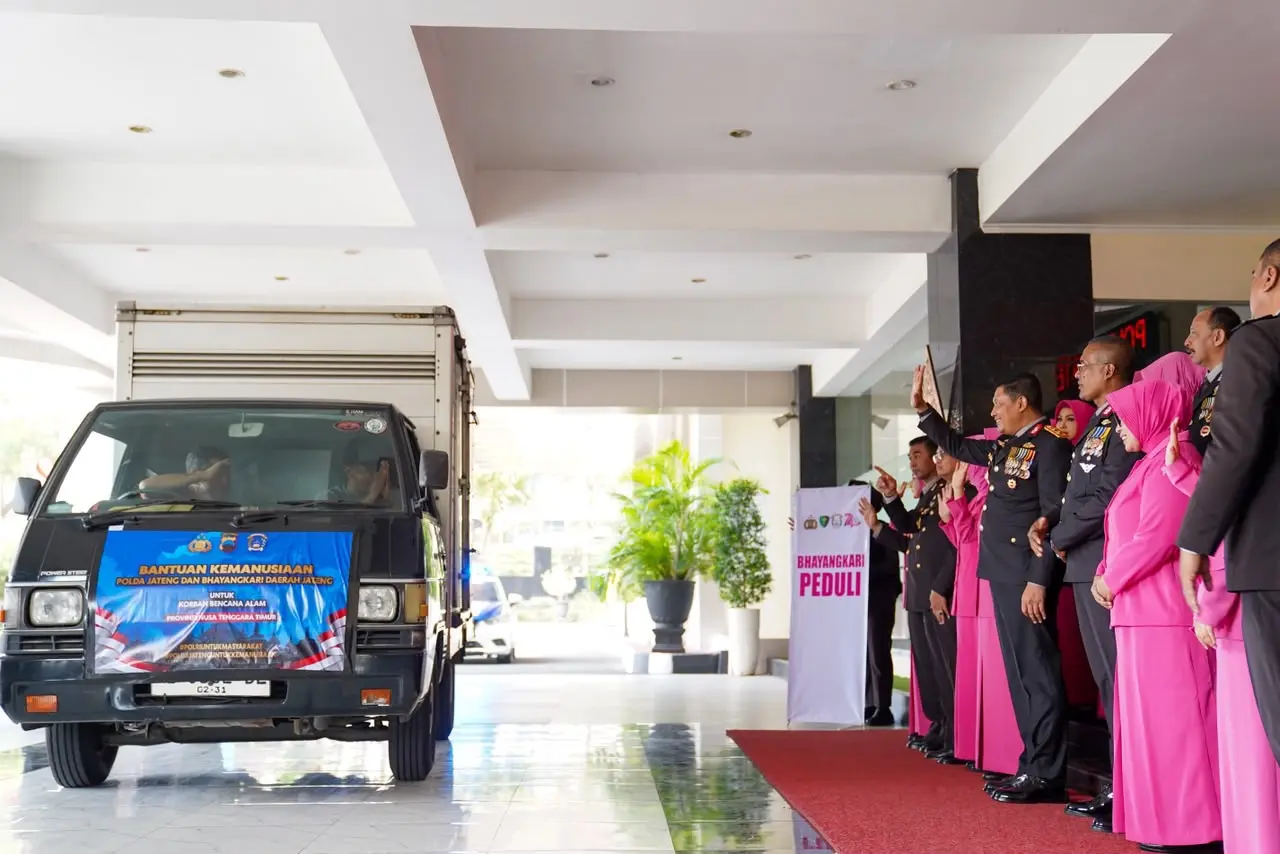police-commemorates-indonesian-independence-day-by-mobilizing-all-supplies-to-ntt