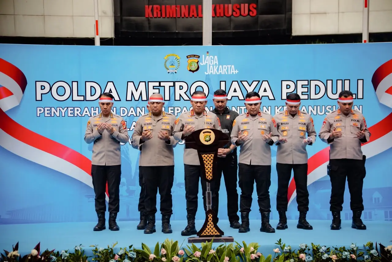 12-trucks-full-of-aids-sent-from-jakarta-to-ntt