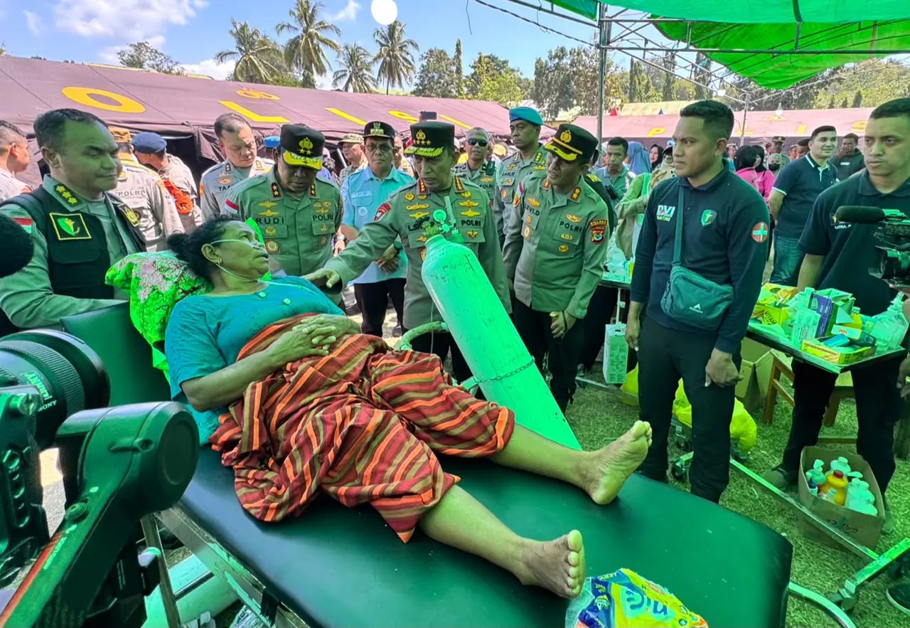inp-chiefs-assistant-ops-directly-monitors-aid-delivery-to-earthquake-affected-area-in-ntt
