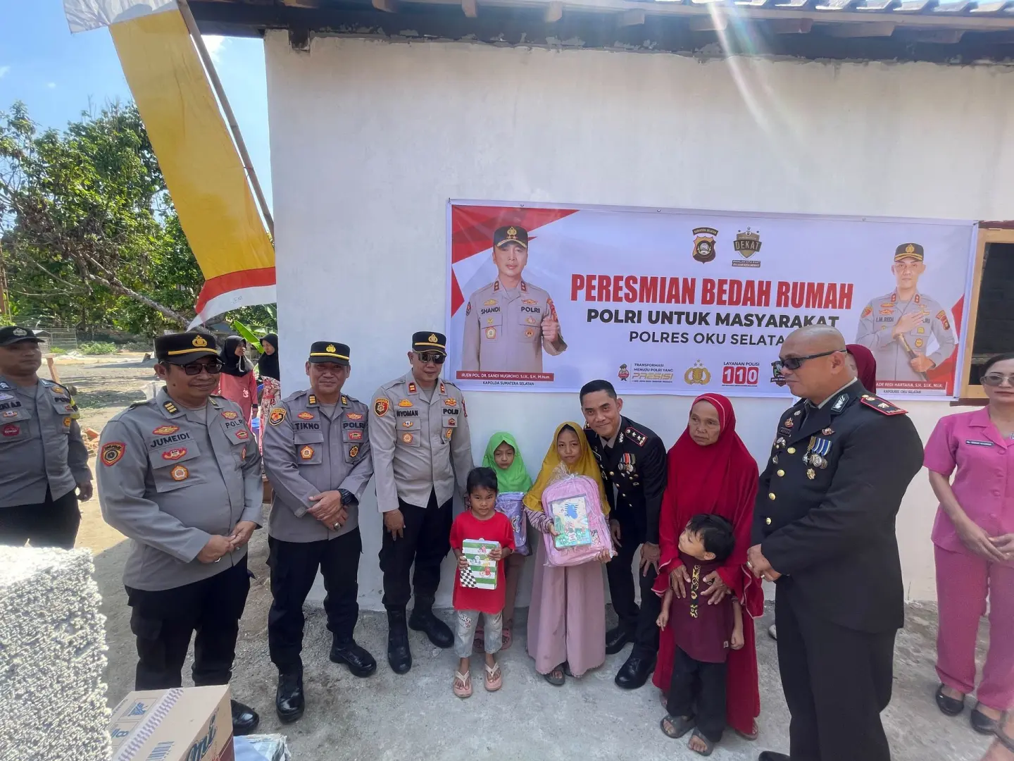 police-renovates-a-house-in-celebrating-indonesian-independence-day-in-south-oku