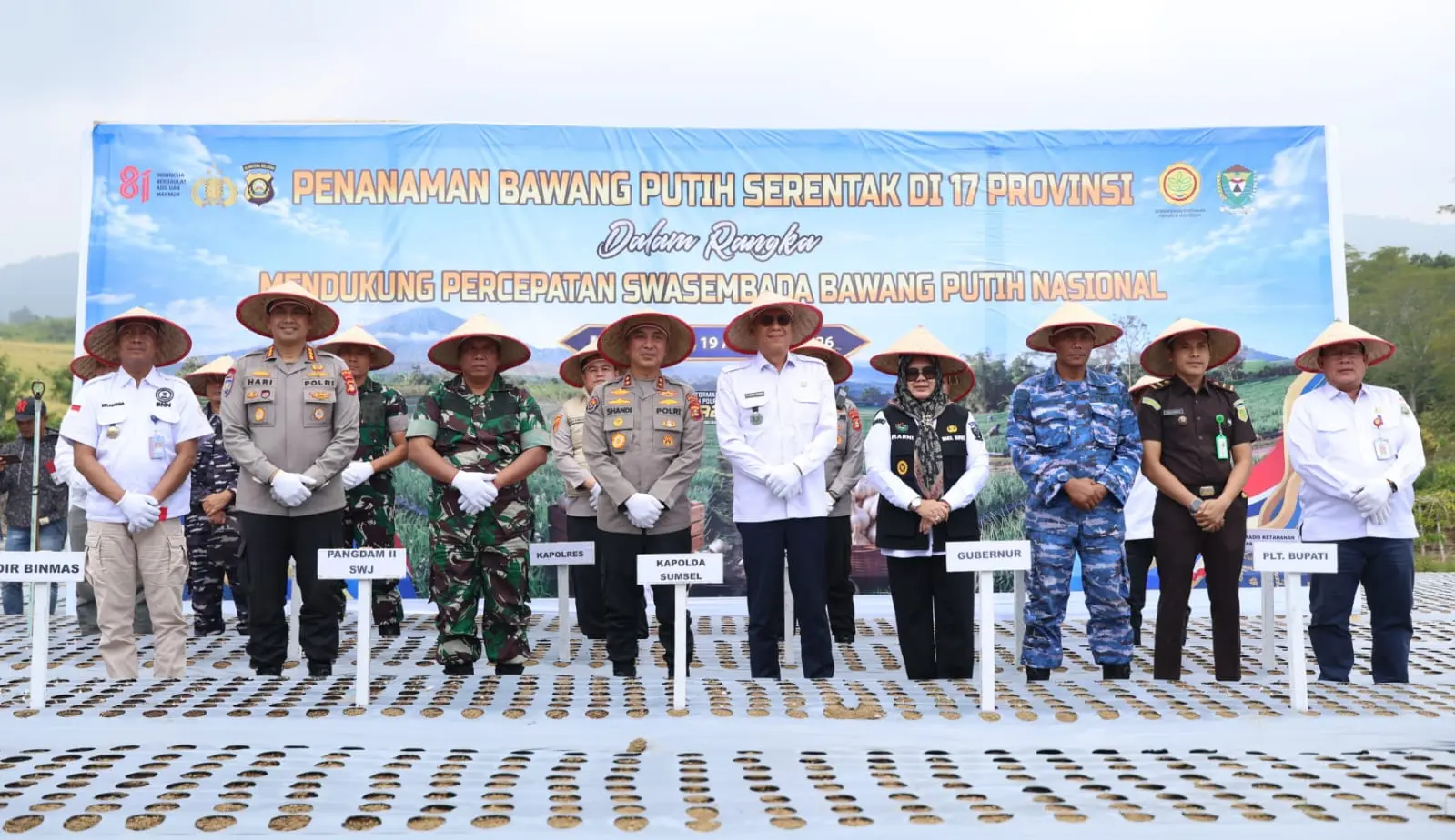 south-sumatra-police-target-810-ton-garlic-harvest-to-boost-food-self-sufficiency