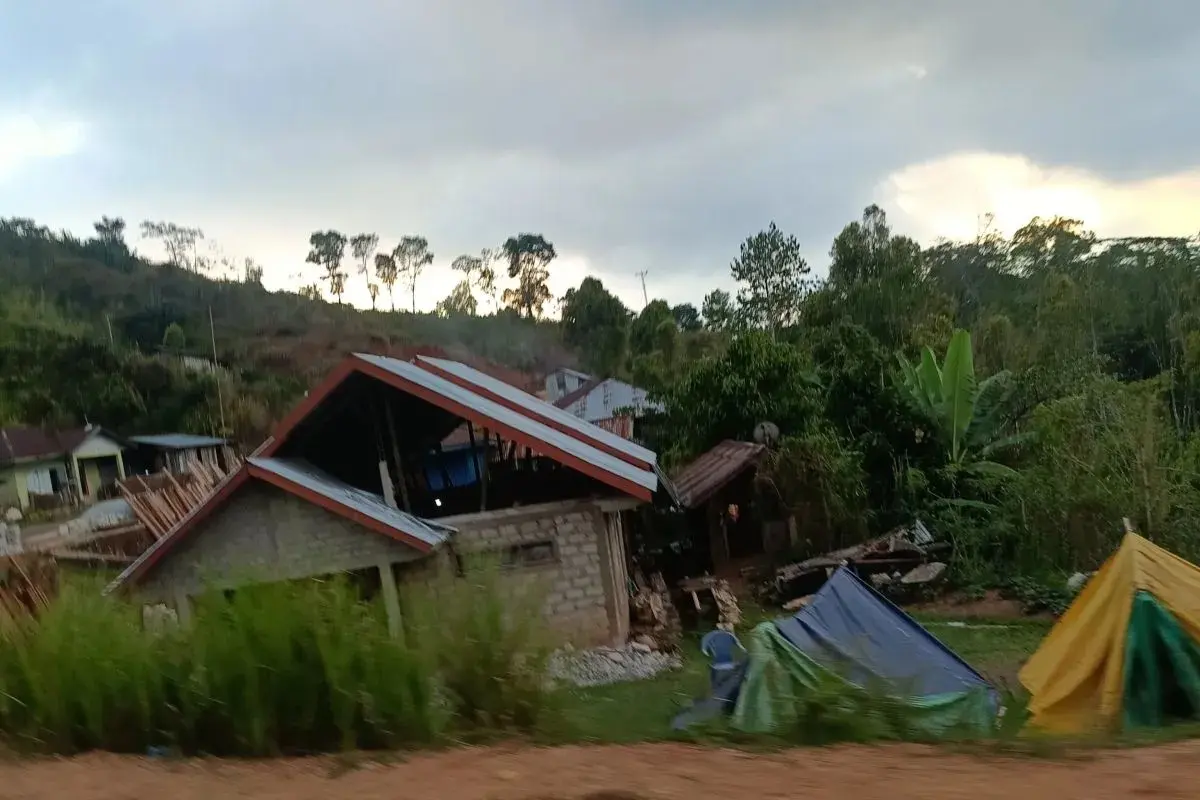 bali-regional-police-sends-10-mobile-brigade-personnel-to-support-earthquake-response-in-ntt