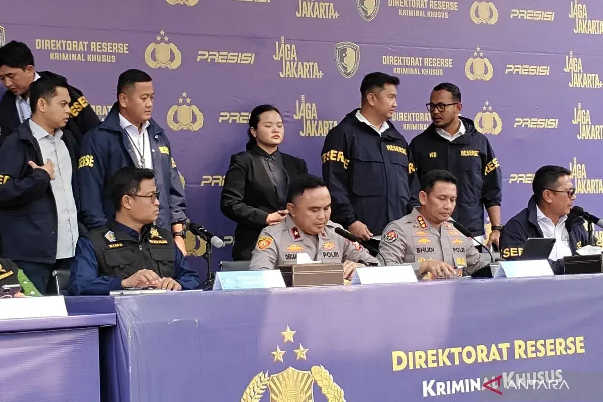 police-dismantled-counterfeit-stamps-operation-in-jakarta