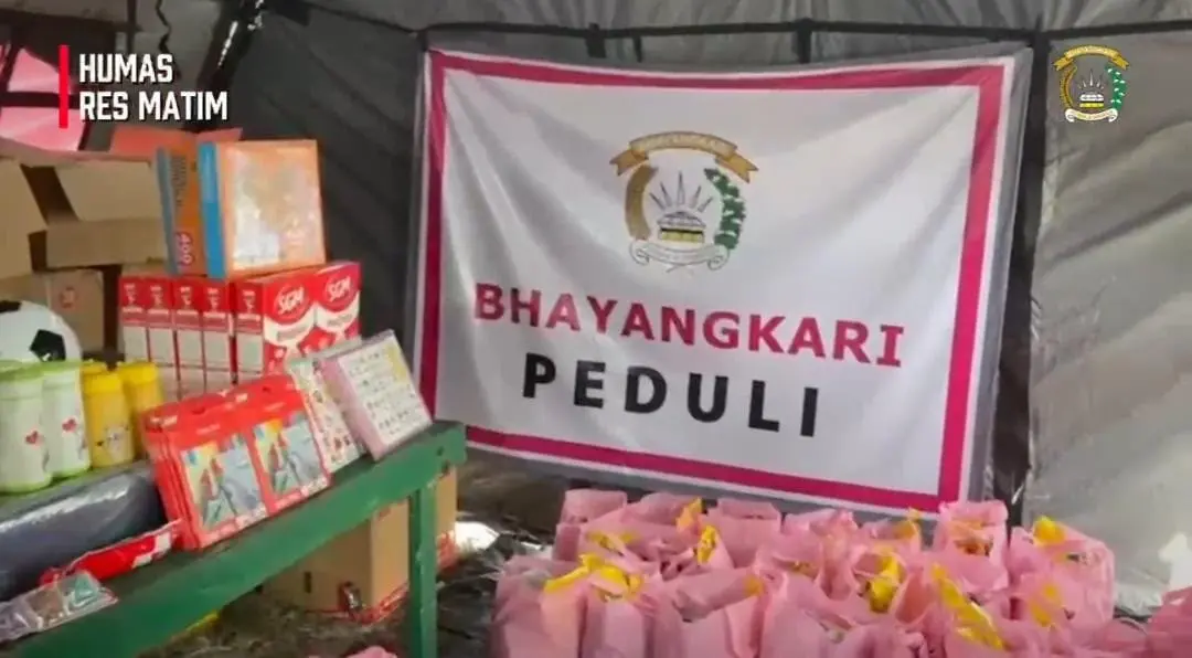 bhayangkari-delivers-aid-and-trauma-healing-to-east-manggarai-evacuees