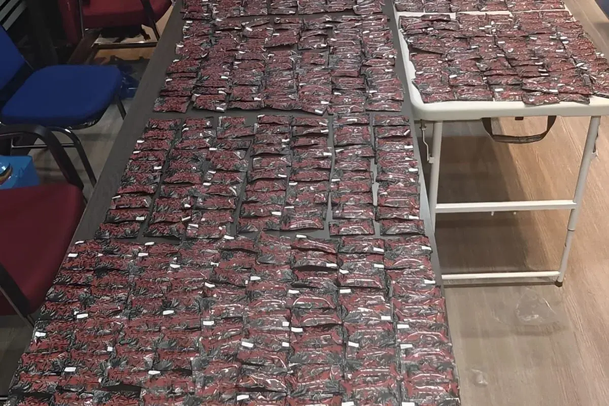 857-etomidate-cartridges-smuggling-thwarted-by-police-in-riau