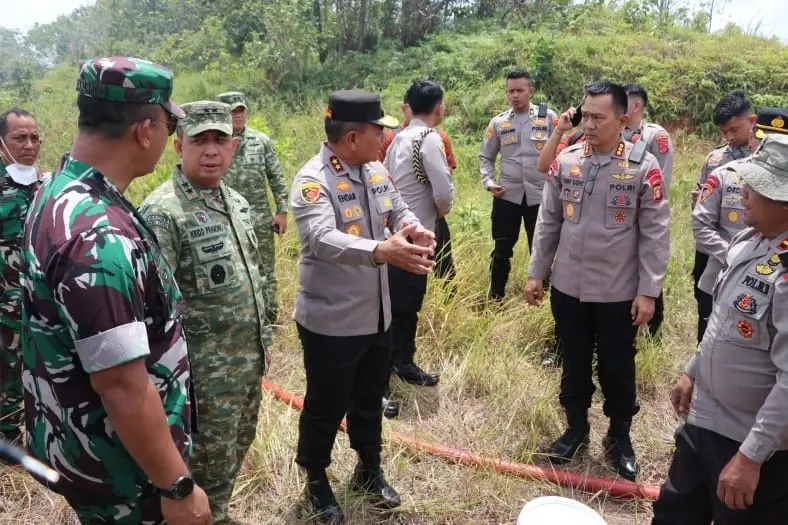 swift-reaction-in-handling-wildfire-authorities-official-went-directly-to-monitor-the-situation-in-east-kalimantan