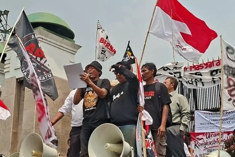 apmb-protesters-dispersed-following-dpr-commitment-to-complete-the-asset-confiscation-bill