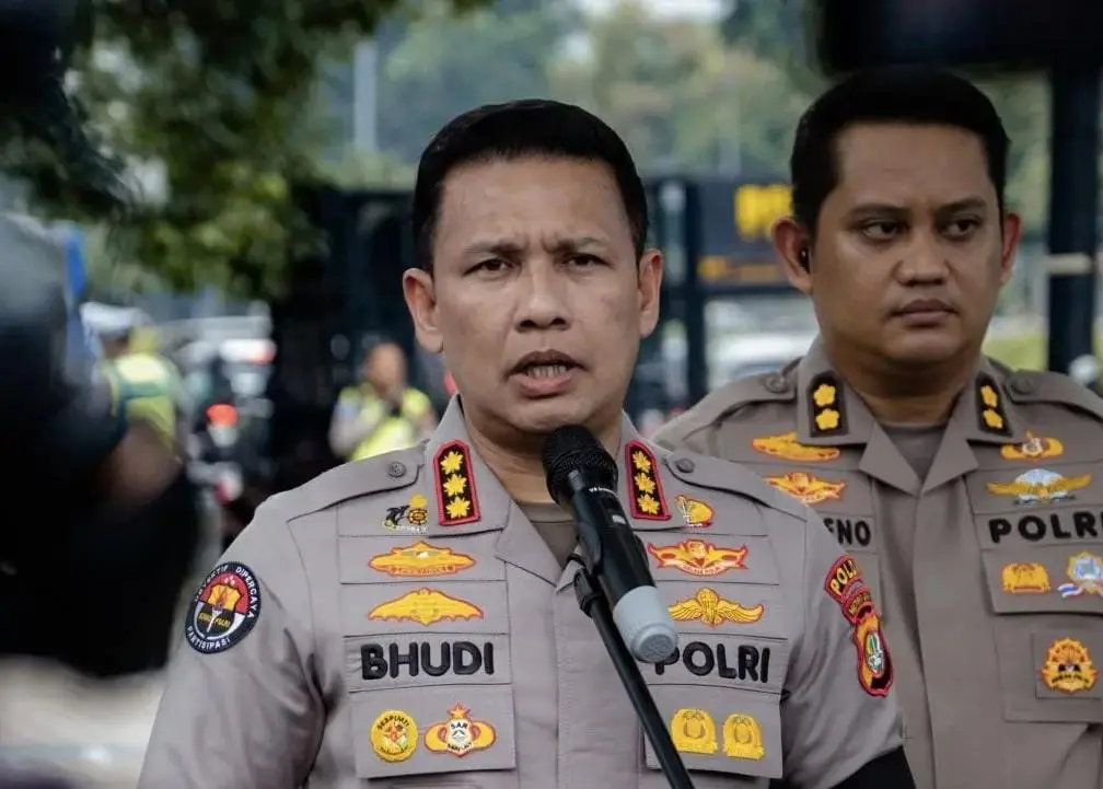 jakarta-runs-normally-following-massive-demonstration-police