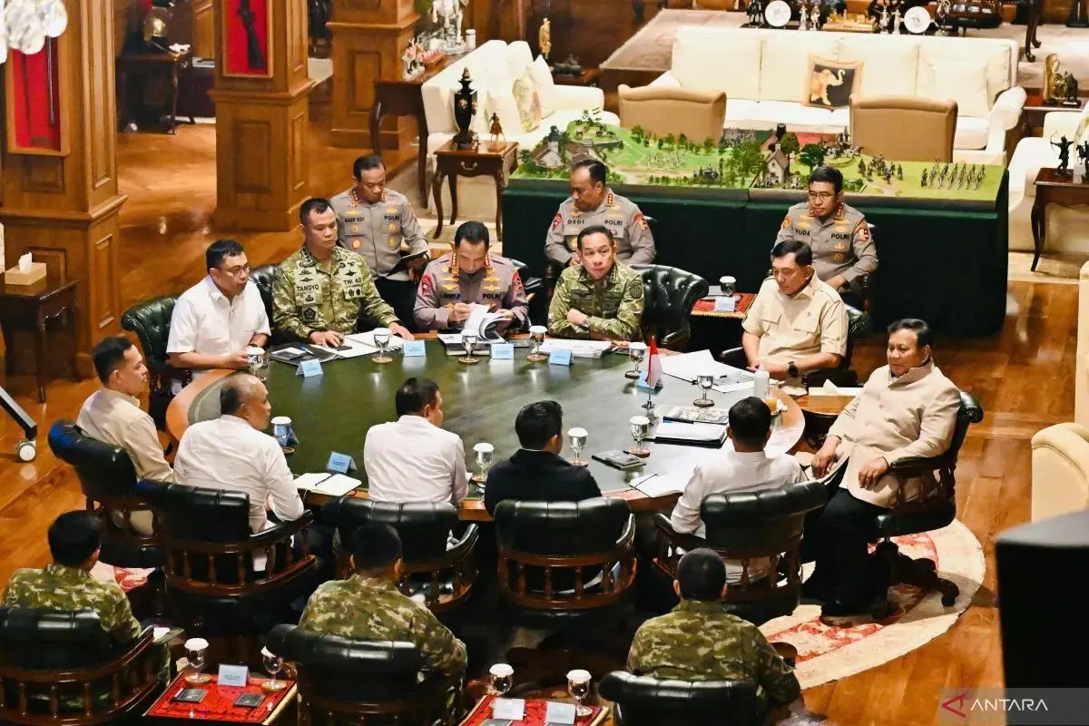 president-prabowo-summons-military-and-police-chiefs-over-forest-fires