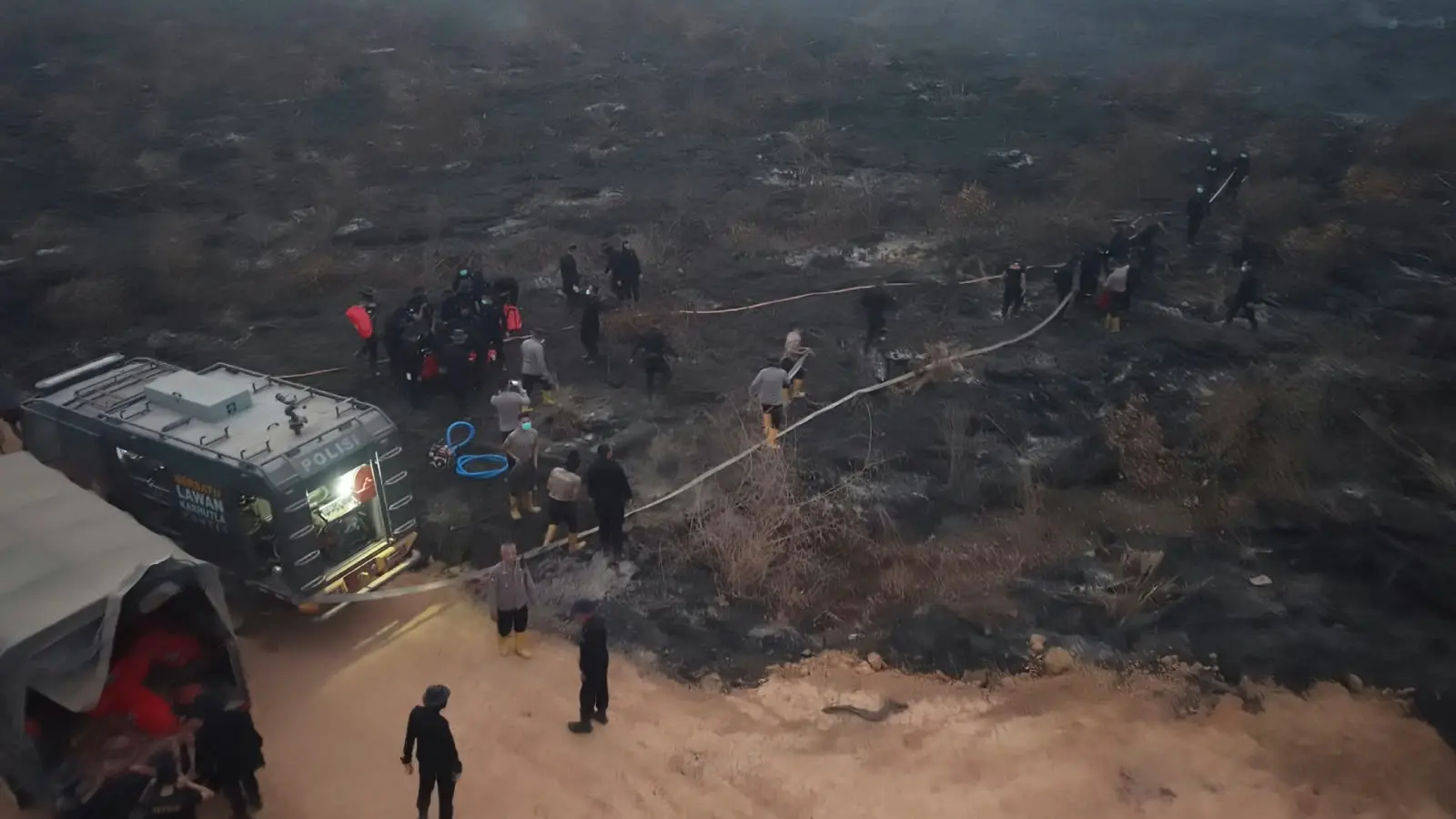 south-sumatra-police-use-spiral-technique-on-80-hectare-peatland-fire