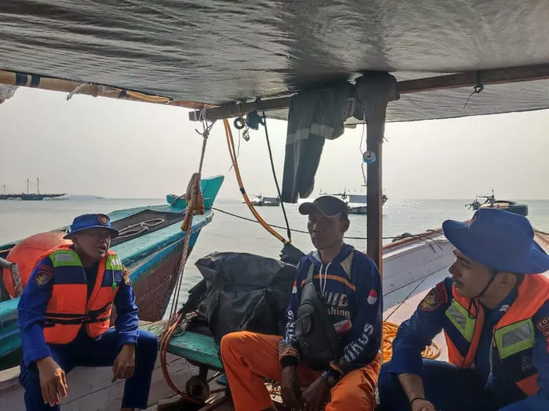 thousand-islands-police-warn-fishermen-against-mount-anak-krakatau-activity