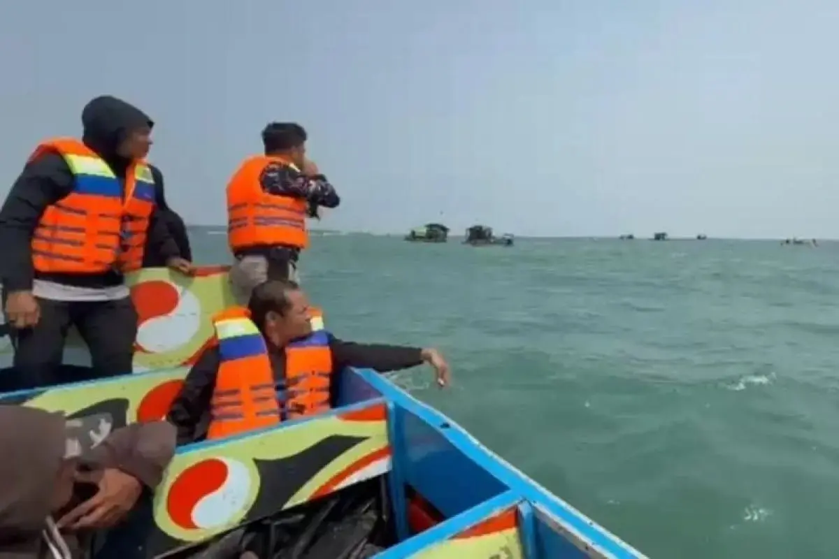 illegal-miners-warned-by-authorities-to-stop-mining-in-the-waters-of-tembelok-to-keranggan