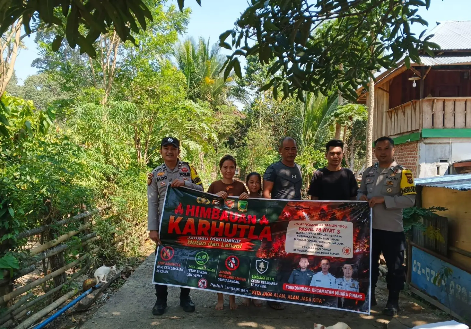 door-to-door-approach-conducted-to-bring-awareness-on-the-dangers-of-land-burning