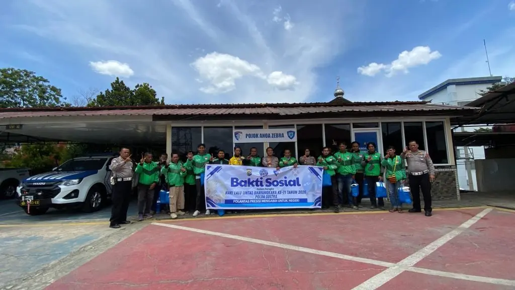 Southeast Sulawesi Police Partner With Online Drivers for Social Outreach Program