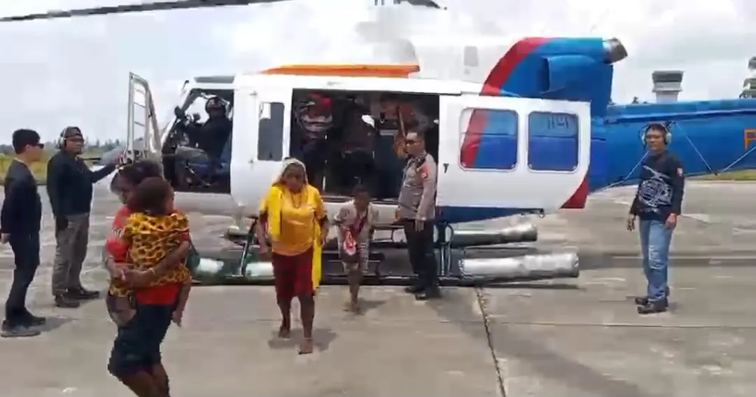 INP AIr  Unit Conducts Humanitarian Evacuations in Papua
