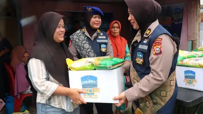 food-aid-and-medical-service-provided-to-people-through-jalur-program