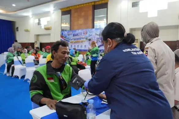 INP Traffic Corps Held Free Medical Check Up for Online Motorcycle Taxi Driver